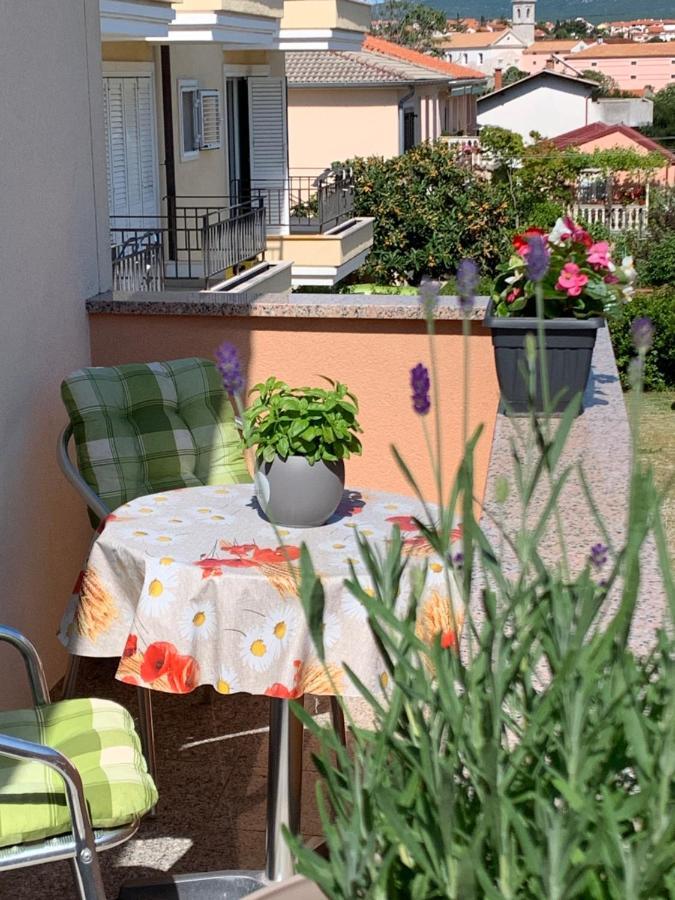 Apartment Close To Krk Town Centre Екстериор снимка